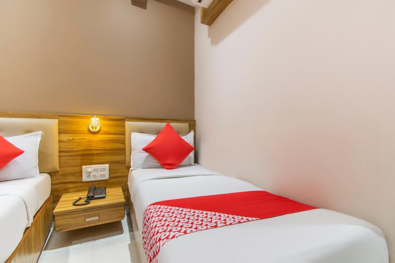 Oyo 69377 Hotel Ruby Мумбаи Экстерьер фото