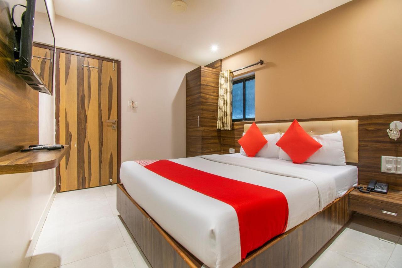 Oyo 69377 Hotel Ruby Мумбаи Экстерьер фото